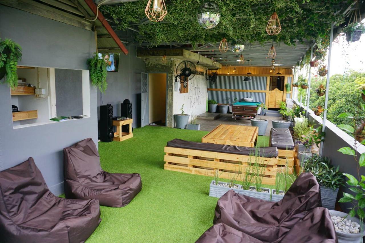 Kokos Hostel Padang City Zewnętrze zdjęcie